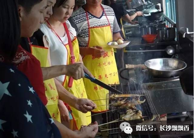 九O后烧烤摊主返乡创业 --  身边真实故事