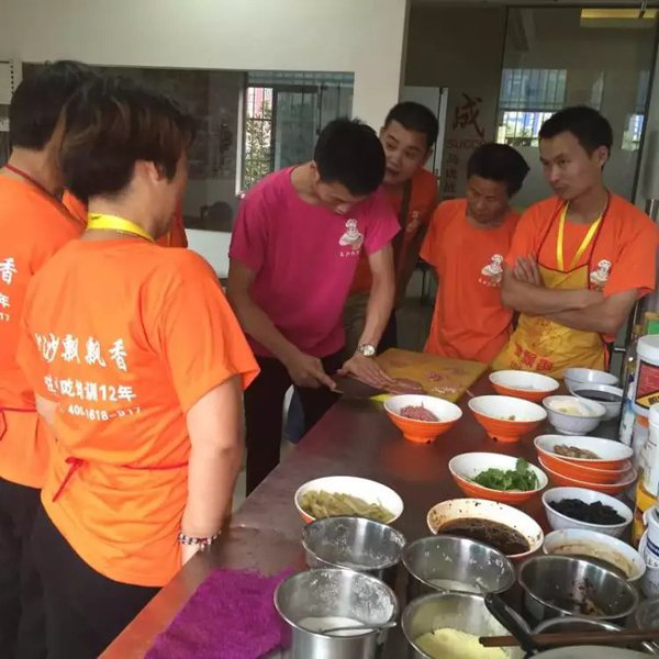 长沙飘飘香小吃培训学校老师教授学生