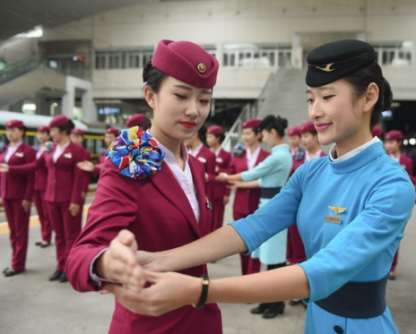 小吕当空姐的时候