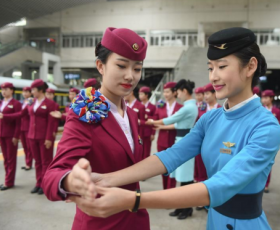 空姐转行卖包子，称“青春饭难混又难吃”