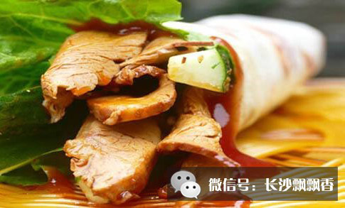媲美肉夹馍的卤肉卷，飘飘香送你一口一个惊喜