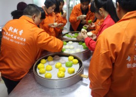 包点加盟 农村高中生结缘早上湘包点，走上人生花路